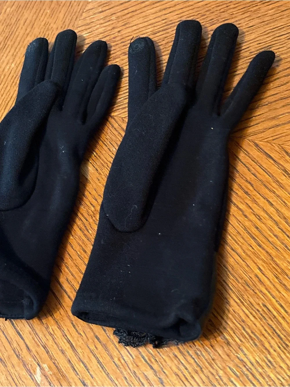 Black Tech Stretch Gloves Faux Leather Bow Lace Trim Fleece Lined Touchscreen